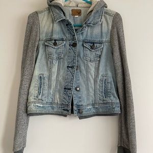 American Eagle Women’s Jean Denim Jacket Hoodie Medium